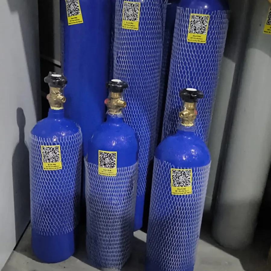 Lachgas 2 kg nitrous oxide cylinders ready for delivery
