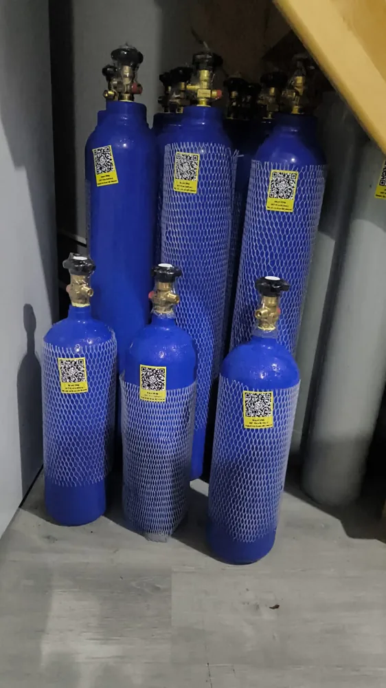 Professional 5 kg culinary N₂O tank prepared for delivery
